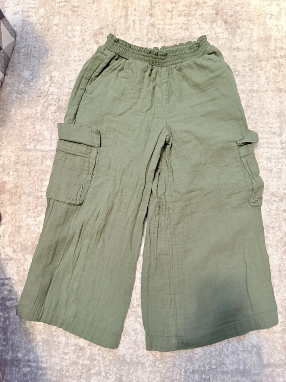 Old Navy Olive Green Kids Casual Bottoms S 6/7